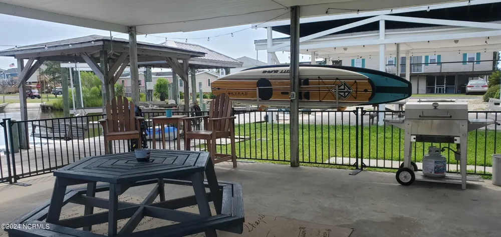 6018 6th Street Surf City, NC 28445