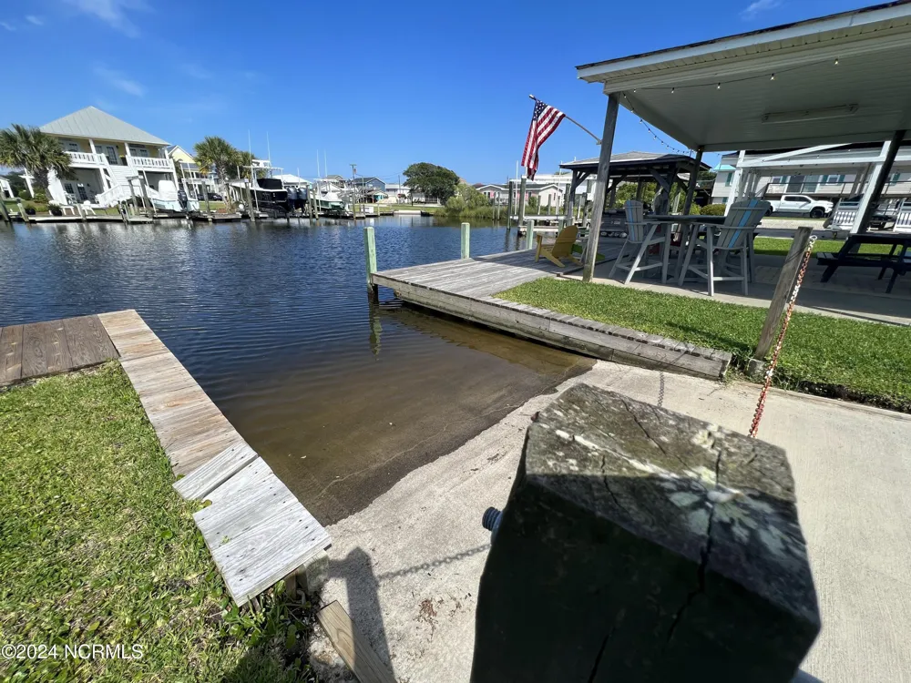 6018 6th Street Surf City, NC 28445