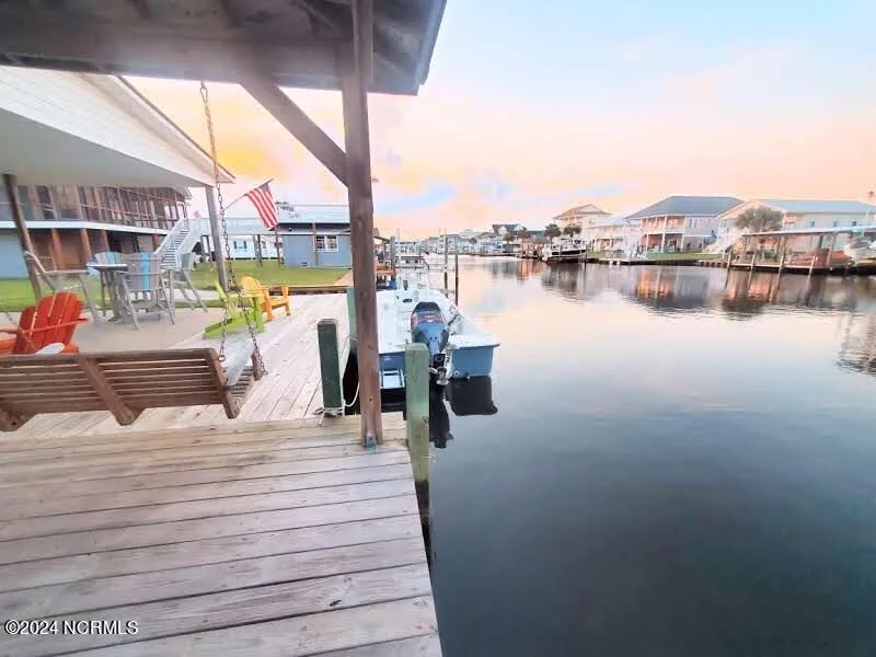 6018 6th Street Surf City, NC 28445