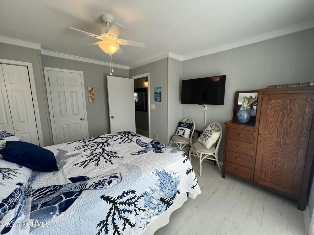 6018 6th Street Surf City, NC 28445