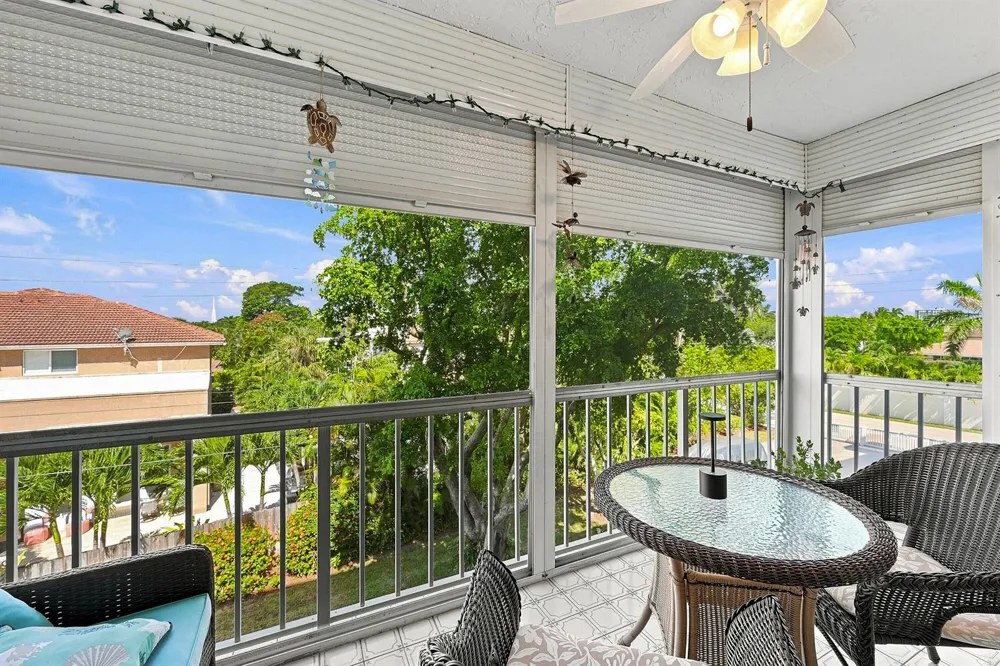 4629 POINCIANA STREET #304 Lauderdale By The Sea, FL 33308