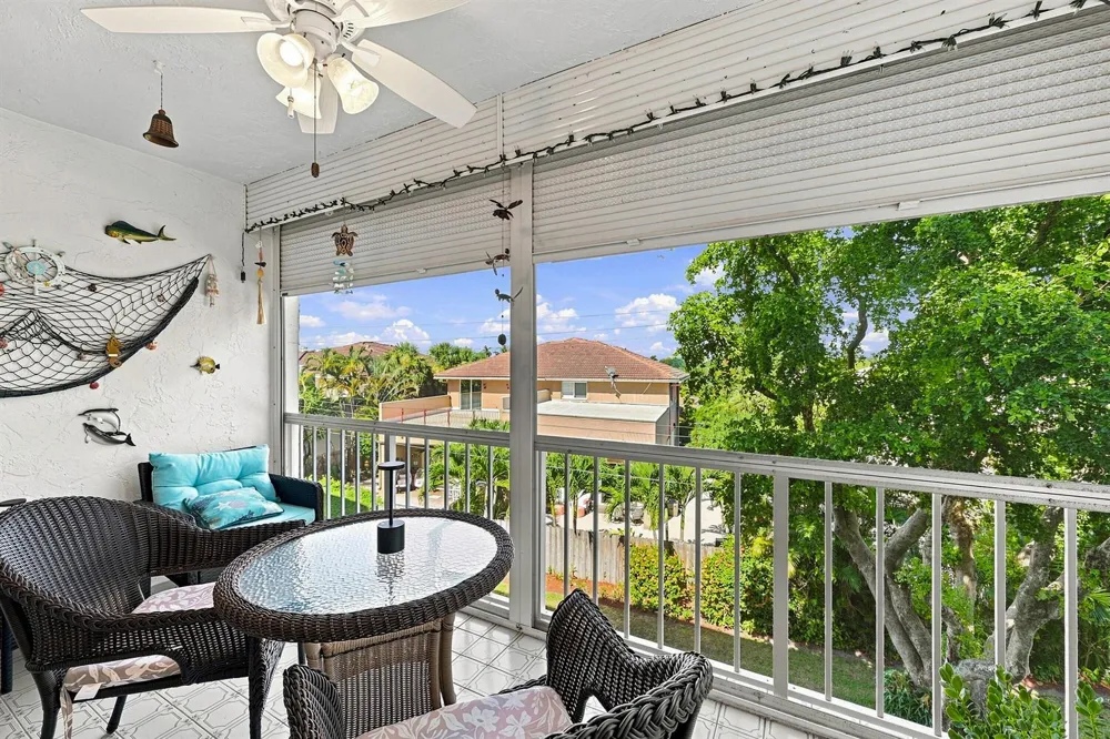 4629 POINCIANA STREET #304 Lauderdale By The Sea, FL 33308
