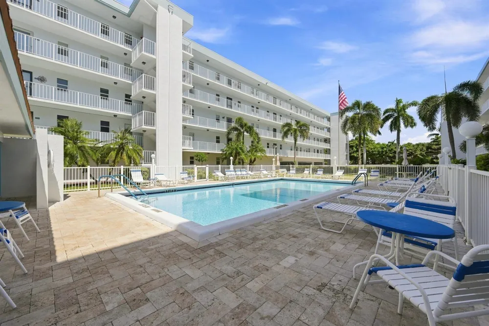 4629 POINCIANA STREET #304 Lauderdale By The Sea, FL 33308