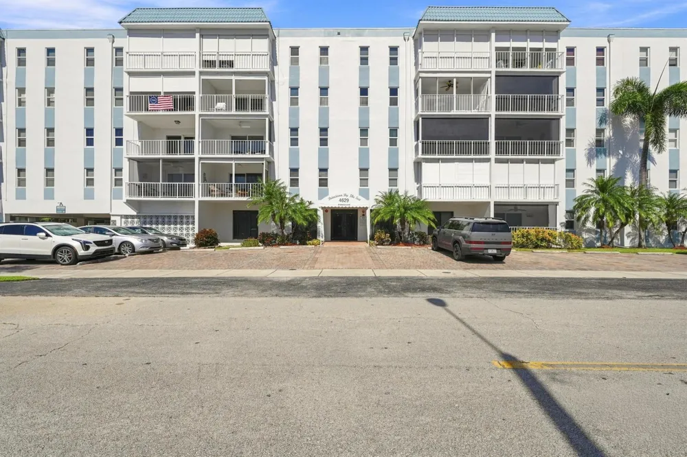 4629 POINCIANA STREET #304 Lauderdale By The Sea, FL 33308