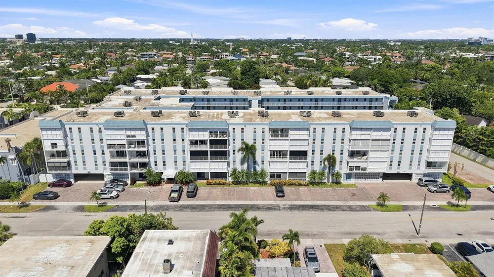 4629 POINCIANA STREET #304 Lauderdale By The Sea, FL 33308