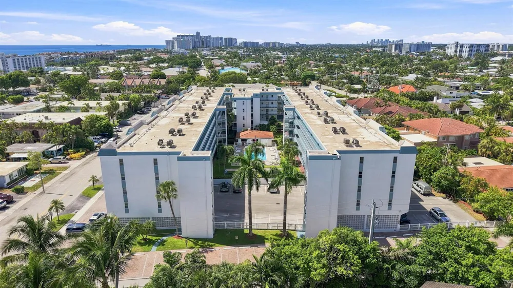 4629 POINCIANA STREET #304 Lauderdale By The Sea, FL 33308