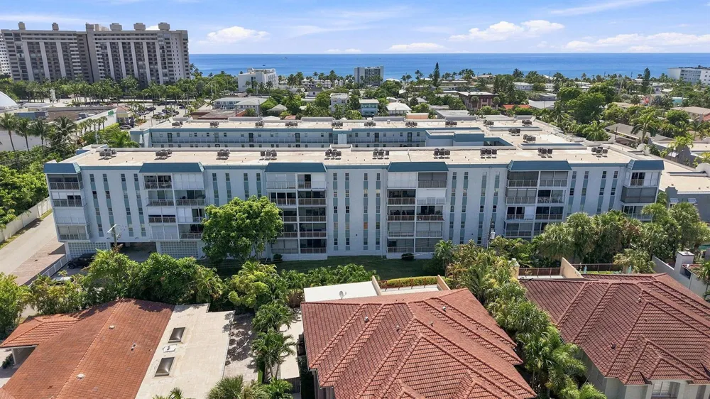 4629 POINCIANA STREET #304 Lauderdale By The Sea, FL 33308