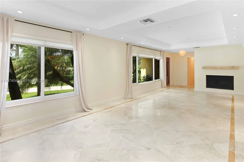 1030 Polk St Hollywood, FL 33019