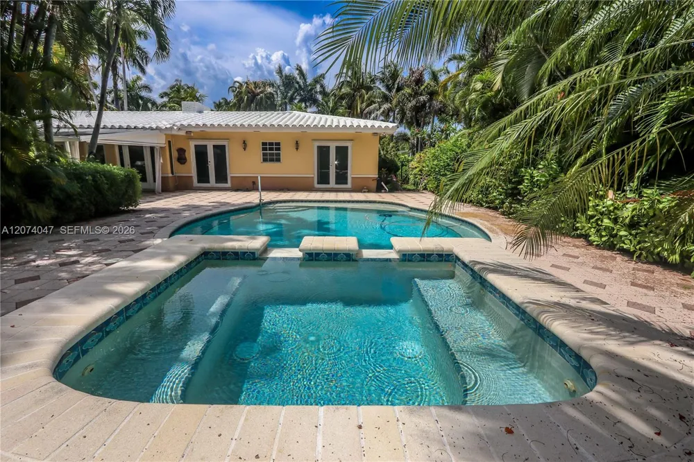 1030 Polk St Hollywood, FL 33019