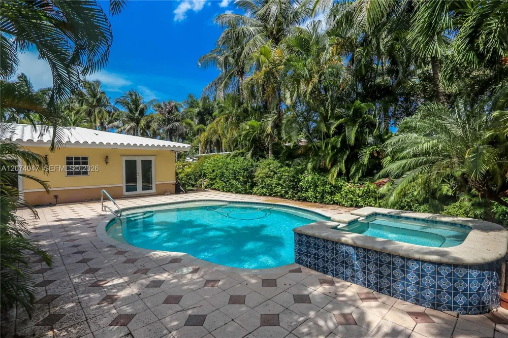 1030 Polk St Hollywood, FL 33019