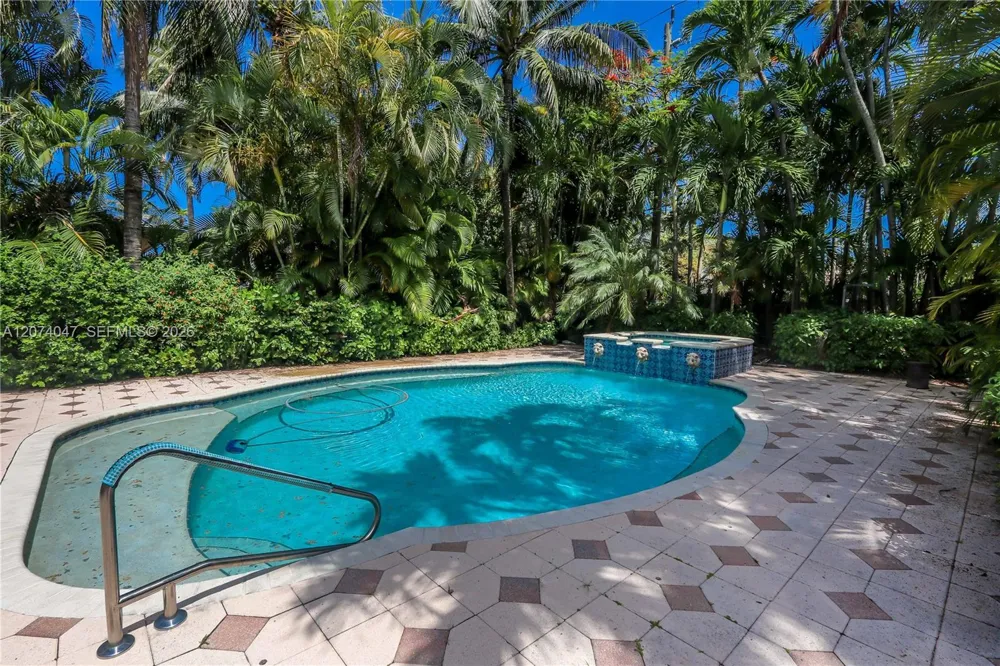 1030 Polk St Hollywood, FL 33019