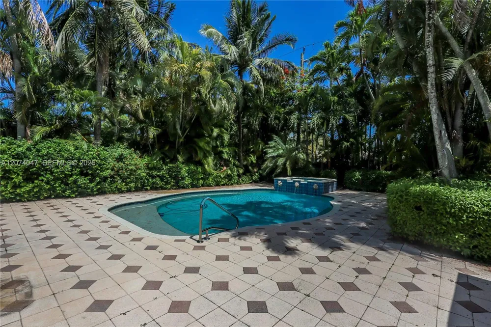 1030 Polk St Hollywood, FL 33019