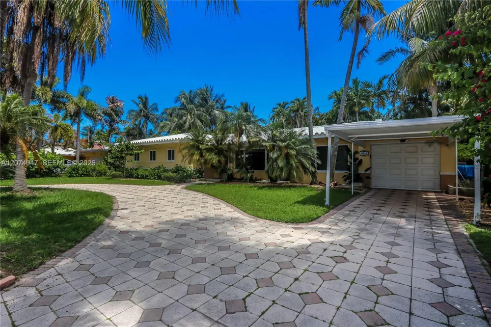 1030 Polk St Hollywood, FL 33019