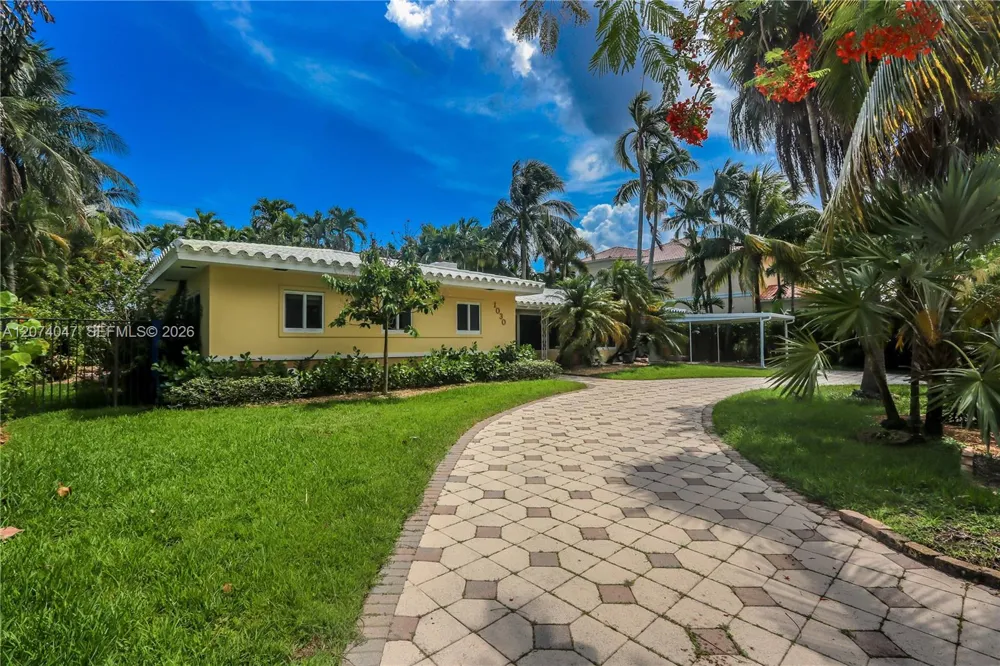 1030 Polk St Hollywood, FL 33019