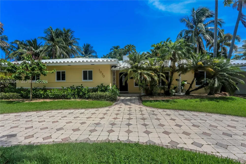 1030 Polk St Hollywood, FL 33019