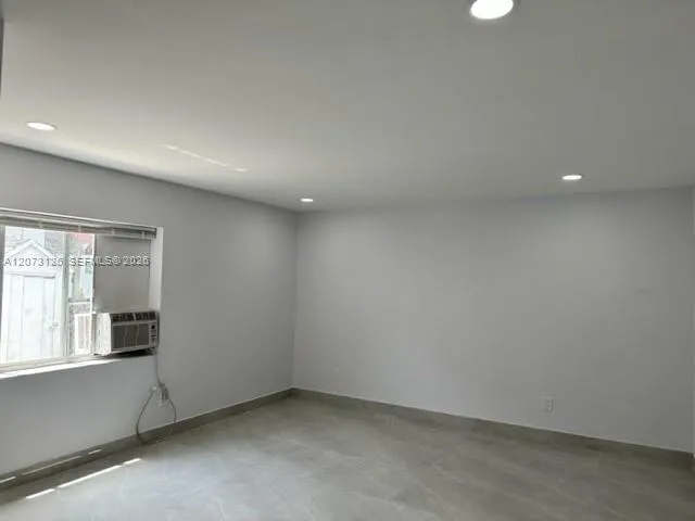 42 SE 10th Ter #3 Dania Beach, FL 33004