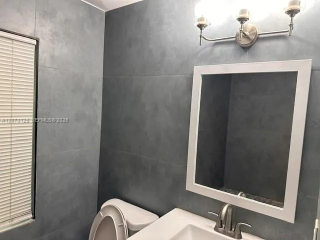 42 SE 10th Ter #3 Dania Beach, FL 33004
