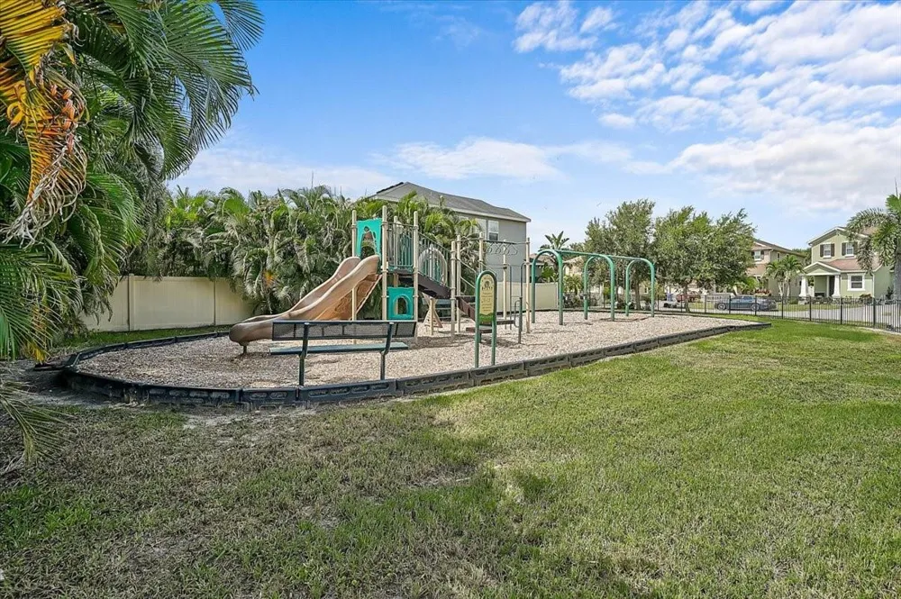 7536 AGUILA DRIVE Sarasota, FL 34240