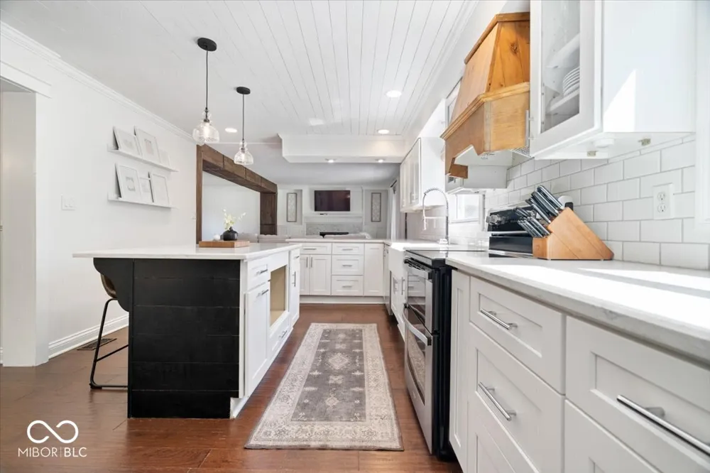 570 S Harbour Noblesville, IN 46062