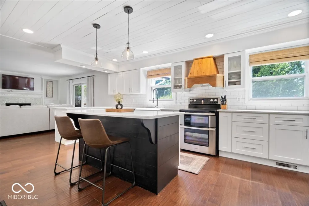 570 S Harbour Noblesville, IN 46062