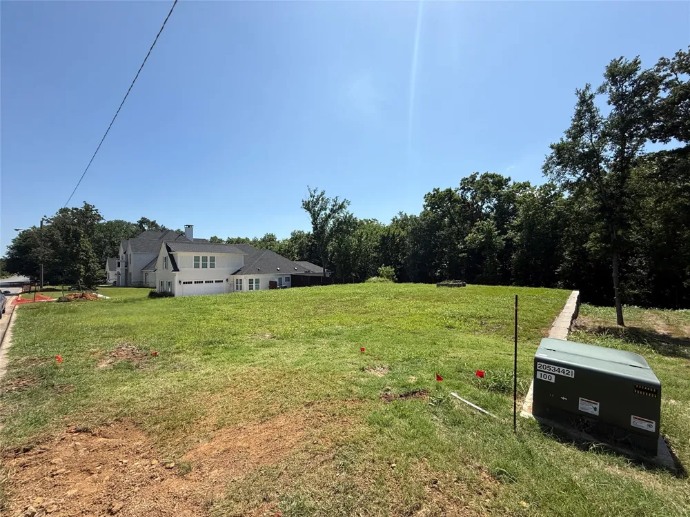 901 Waterloo Lake Drive Denison, TX 75020