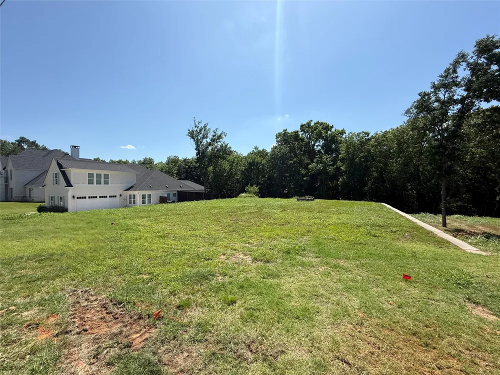901 Waterloo Lake Drive Denison, TX 75020