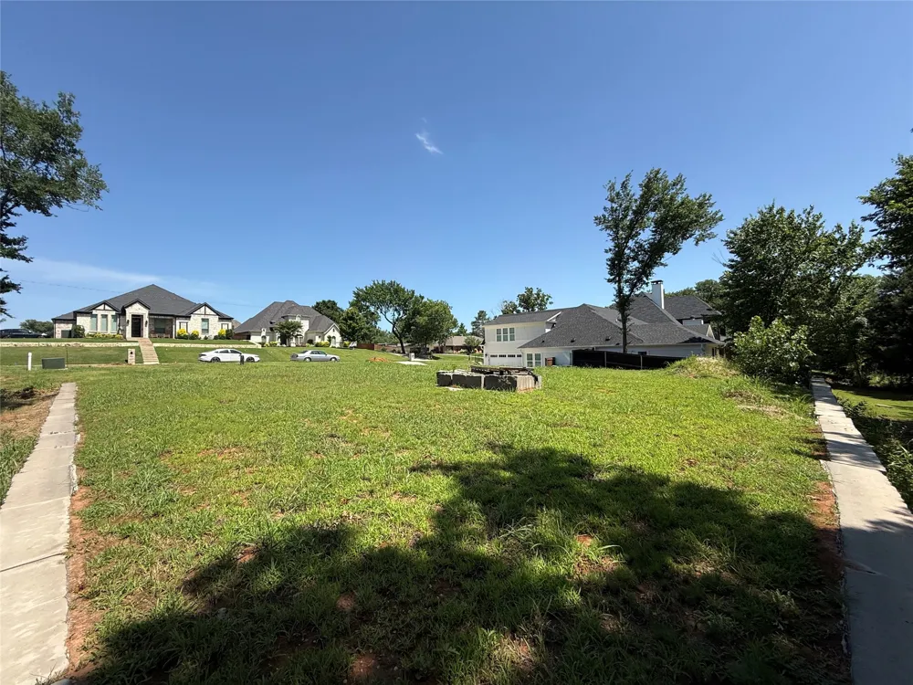 901 Waterloo Lake Drive Denison, TX 75020