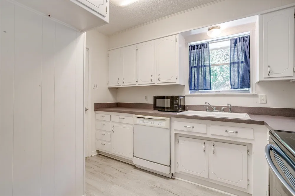 1104 Julie Street Weatherford, TX 76086