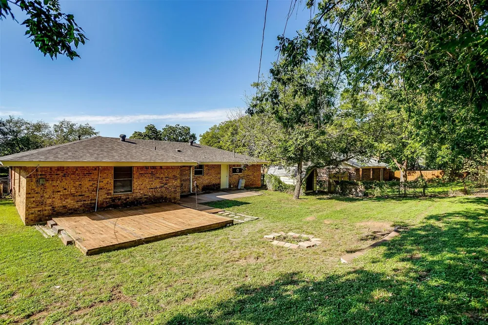 1104 Julie Street Weatherford, TX 76086