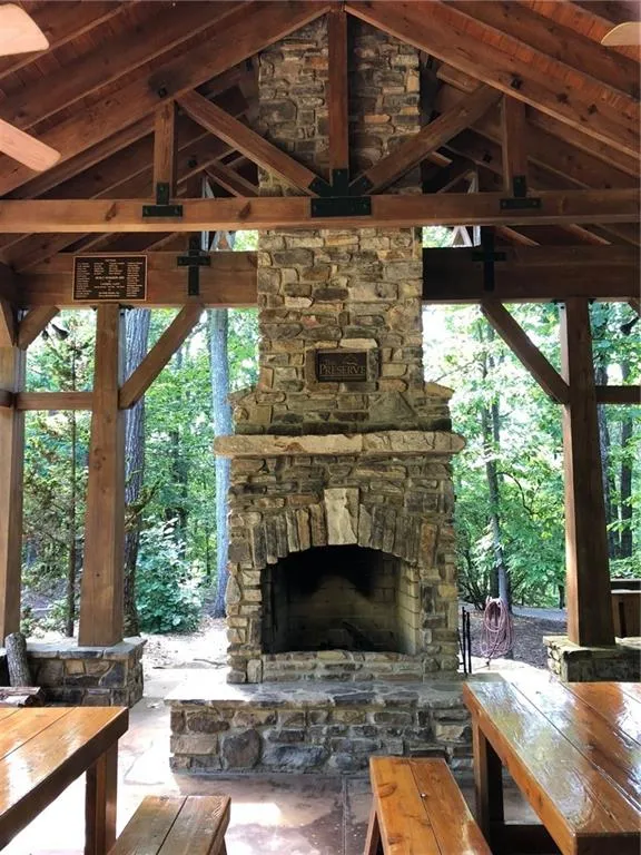 238 Mosswood Lane W Jasper, GA 30143