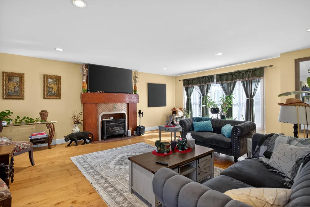 129 Kathy Lane Brooklyn, MI 49230