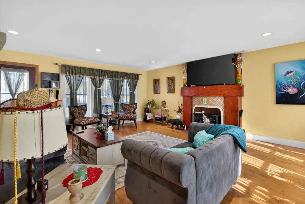 129 Kathy Lane Brooklyn, MI 49230