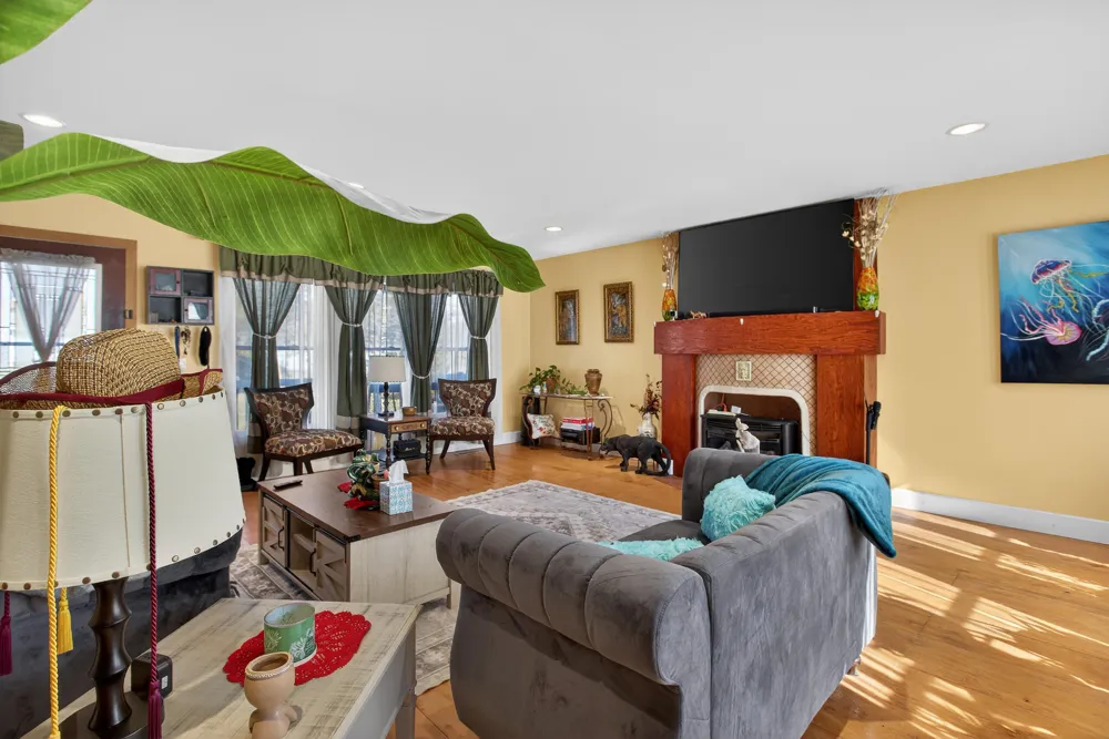 129 Kathy Lane Brooklyn, MI 49230