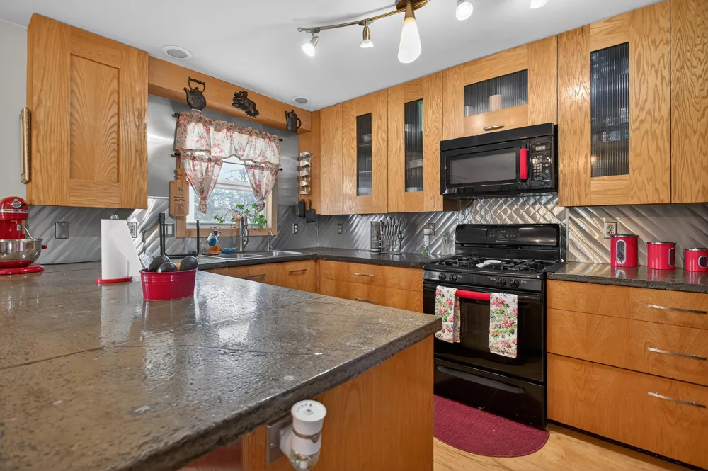 129 Kathy Lane Brooklyn, MI 49230
