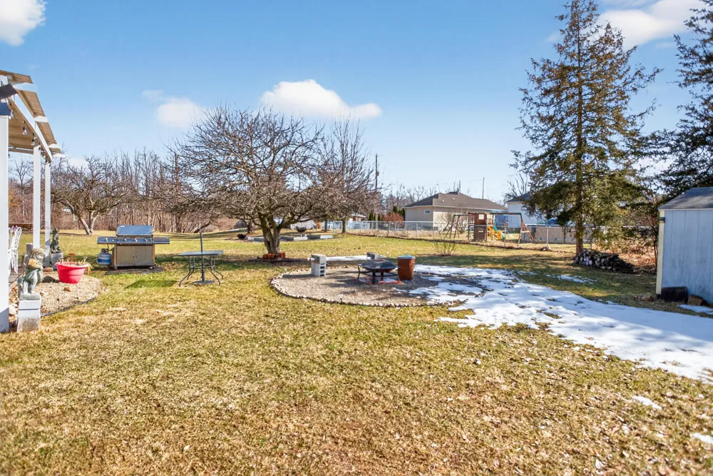 129 Kathy Lane Brooklyn, MI 49230