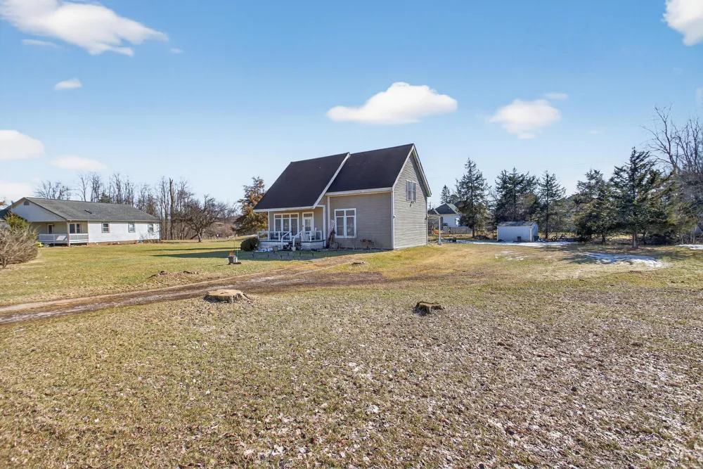 129 Kathy Lane Brooklyn, MI 49230