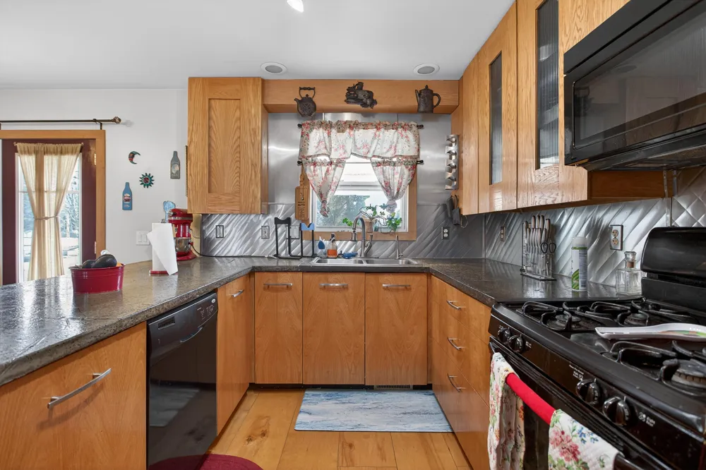 129 Kathy Lane Brooklyn, MI 49230