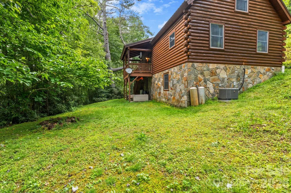 7803 Nc 183 Newland, NC 28657
