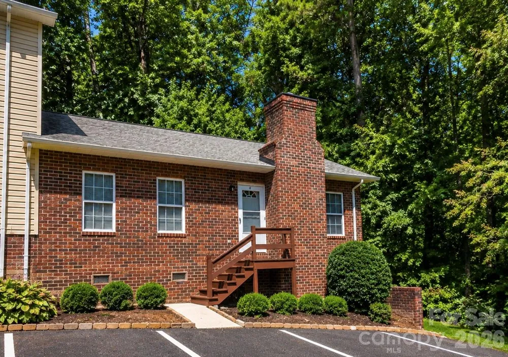 1491 20th Avenue NE #6 Hickory, NC 28601