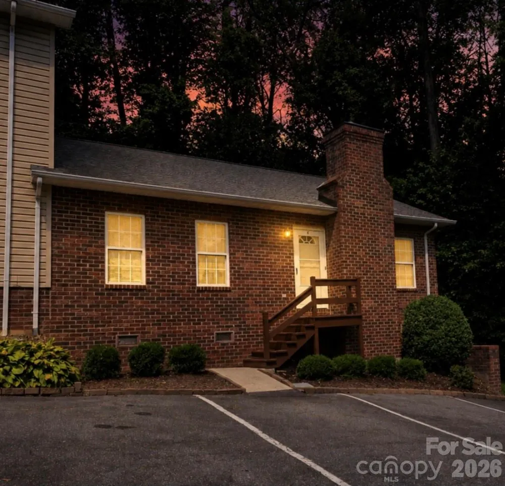 1491 20th Avenue NE #6 Hickory, NC 28601