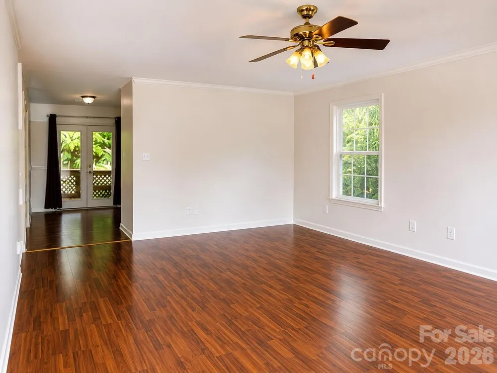1491 20th Avenue NE #6 Hickory, NC 28601