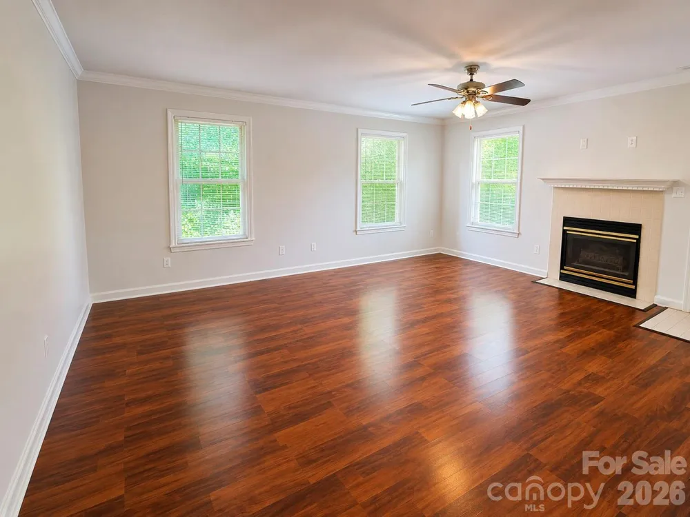 1491 20th Avenue NE #6 Hickory, NC 28601
