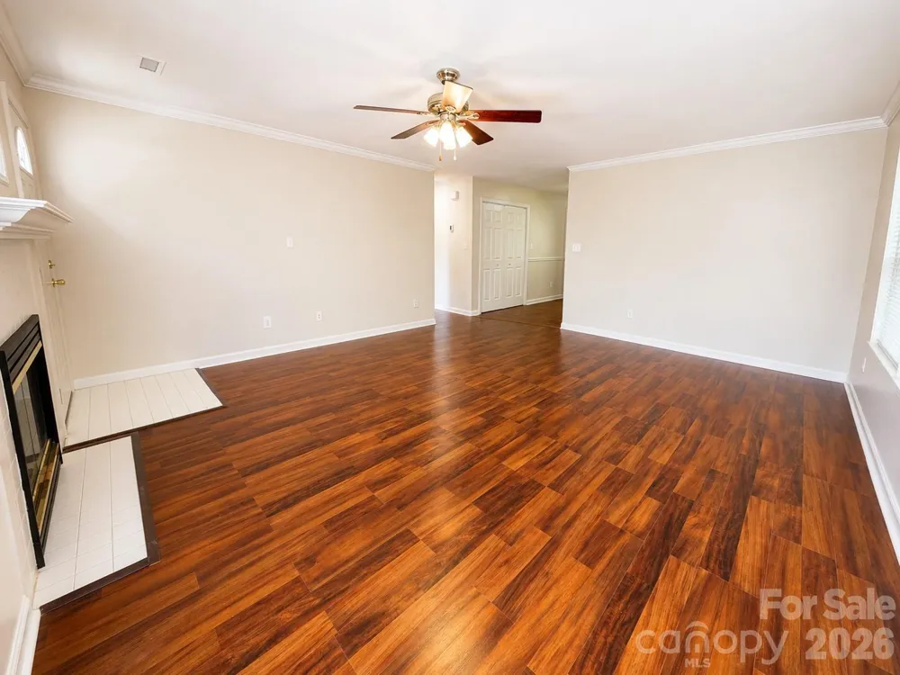 1491 20th Avenue NE #6 Hickory, NC 28601
