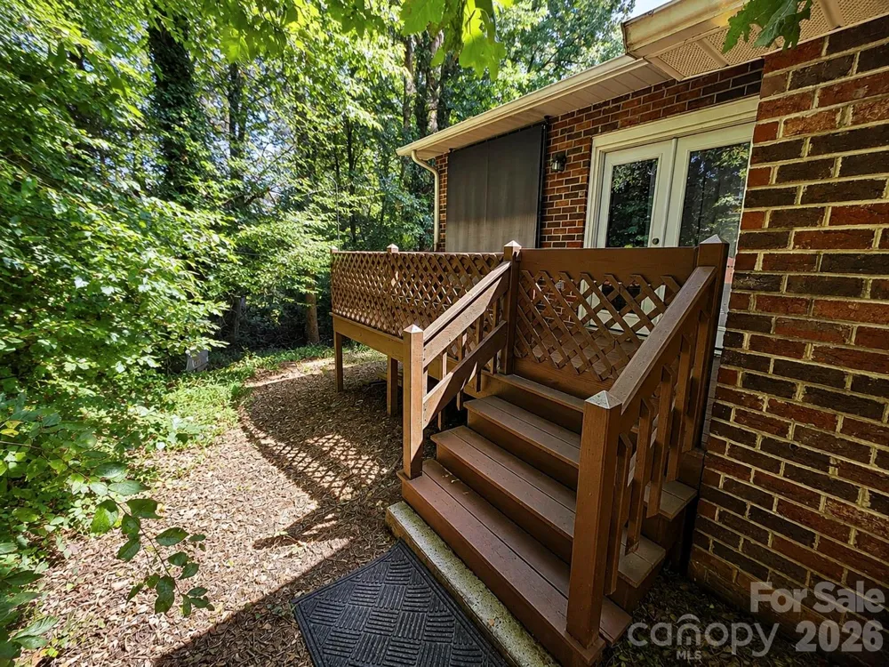 1491 20th Avenue NE #6 Hickory, NC 28601