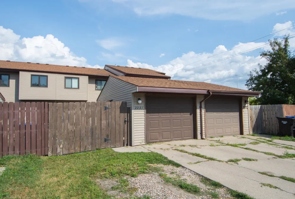 2231 32nd Avenue S Fargo, ND 58103