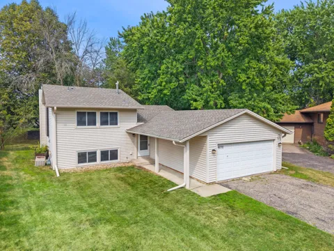 6770 Woodhill Trail