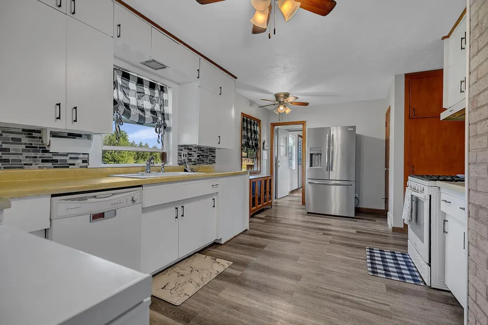 17311 Highway 23 NE Oak Park, MN 56357