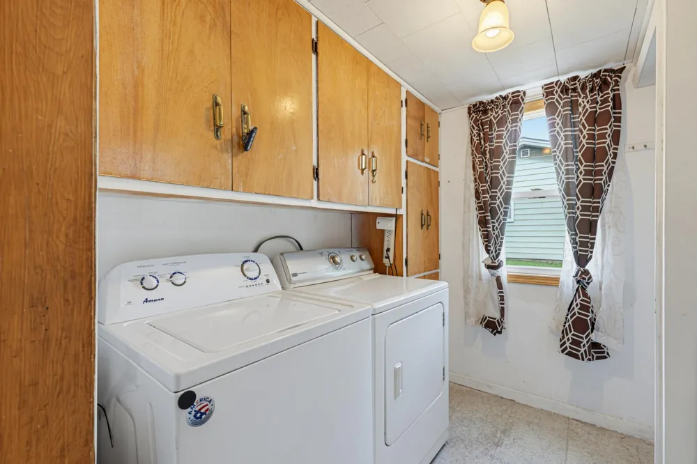 251 Dupont Avenue NE Hector, MN 55342