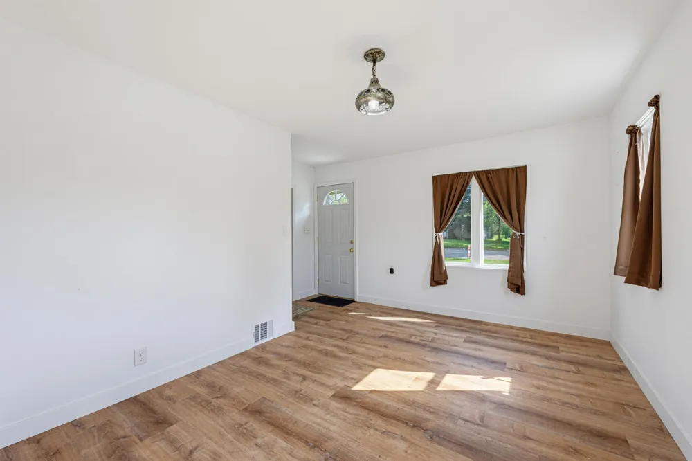 251 Dupont Avenue NE Hector, MN 55342