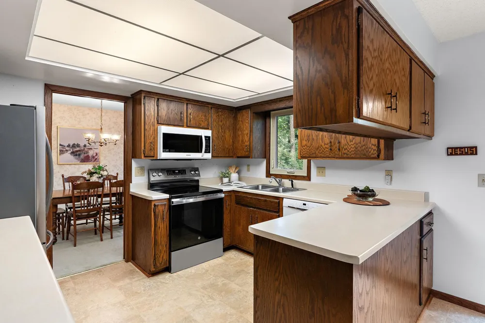 2101 Sheridan Hills Road Minnetonka, MN 55391